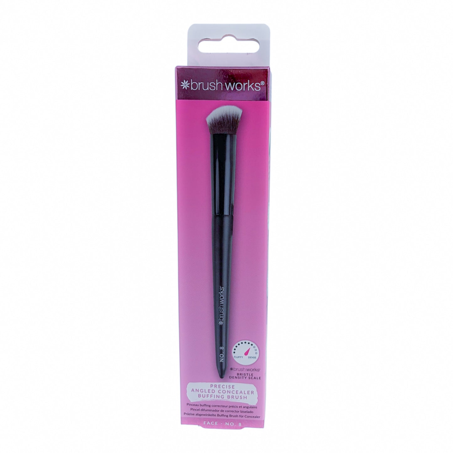 Brush Works Nº8 Precise Angled Concealer Buffing Brush. Brocha para corrector con forma angular ideal para aplicar y difuminar con precisión.