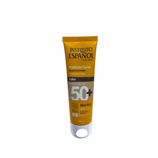 Protector Facial Color Instituto Español SPF 50+ con Aloe Vera de 75 ml para proteger la piel y unificar el tono del rostro.