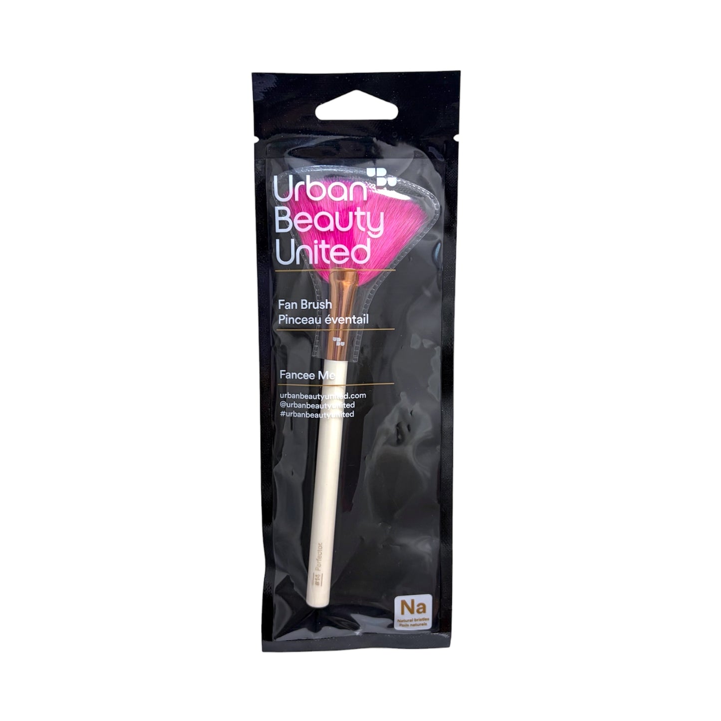 Brocha abanico Urban Beauty United – Pincel para iluminador y acabado perfecto